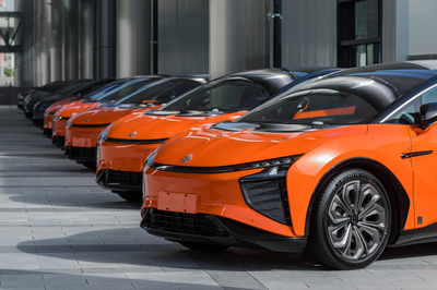 智能智造新标杆 华人运通高合工厂HiPhi X整车发运仪式顺利举行，云计算技术赋能高端智造